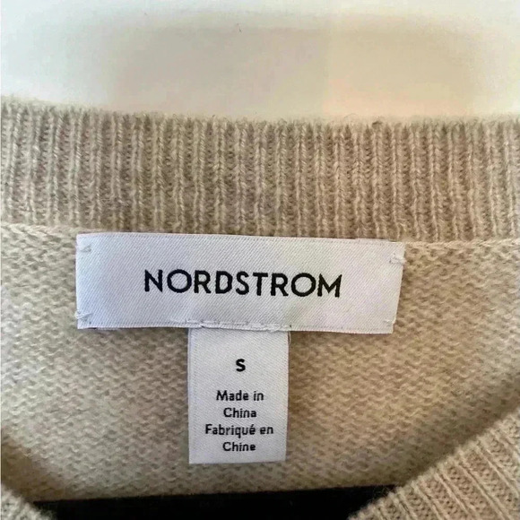 Nordstrom 100% Cashmere Crewneck Sweater in Like New Condition - Picture 3 of 6